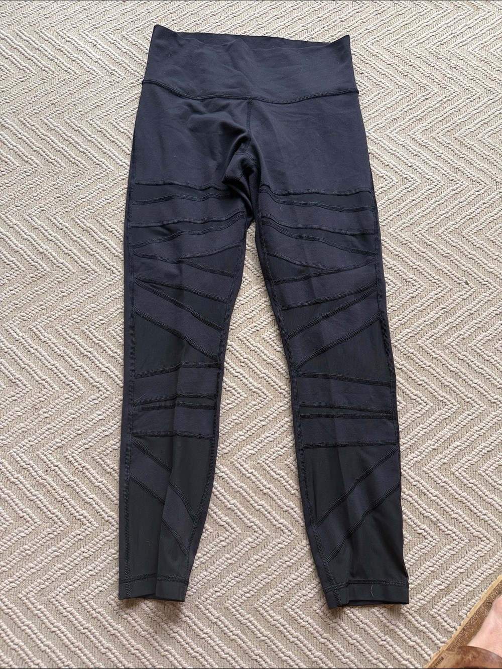 Lululemon size 6 leggings